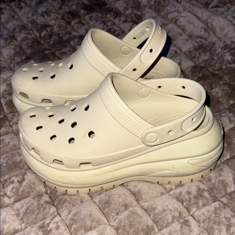 Cream Clog Croc Platform Sandals Size 7